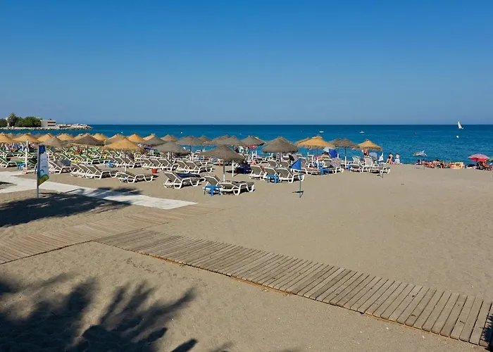 Relaxing In Parking Apartment Fuengirola