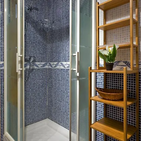 Apartman Relaxing In Parking