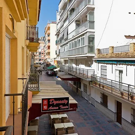 Relaxing In Parking Lägenhet *